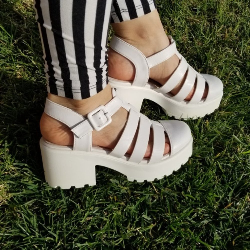 Close Toe White 90's Grunge Look Chunky Shoes - Picture 5 of 8